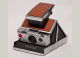 Эдвин Лэнд  запатентовал камеру «Polaroid»