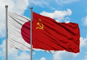 СССР и Япония установили дипломатические отношения, подписав Пекинский договор