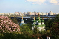 Весной город утопает в цветах (Фото: Владимир Прокофьев, www.hraam.ru) Весной город утопает в цветах (Фото: Владимир Прокофьев, www.hraam.ru)