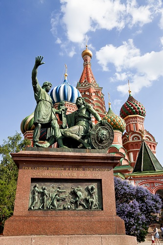 Памятник Минину и Пожарскому в Москве (Фото: volkova natalia, Shutterstock)