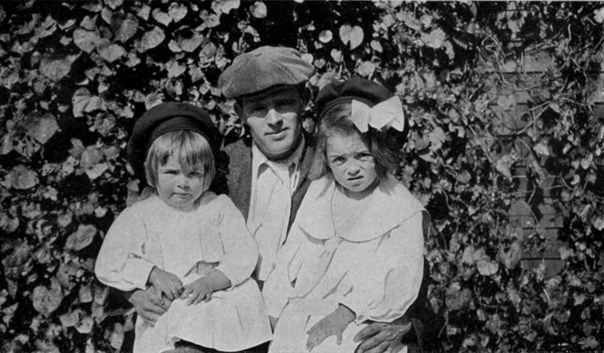 Джек Лондон с дочерьми