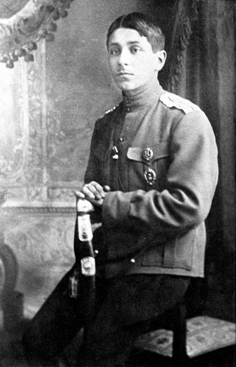 Зощенко в чине прапорщика (1915 год)