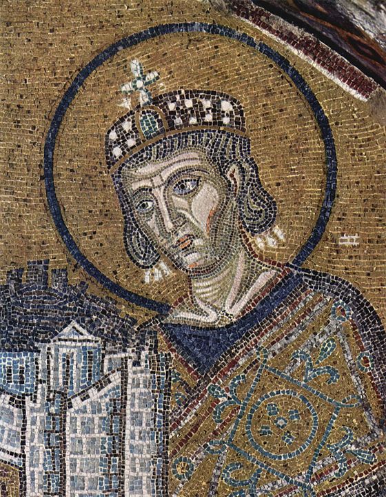 Константин Великий приносит Город в дар Богородице. Мозаика над входом в Собор Святой Софии