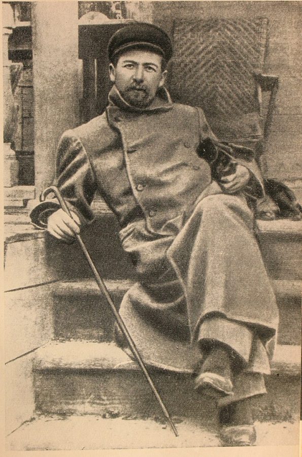 Чехов в Мелихове с таксой Хиной (1897)