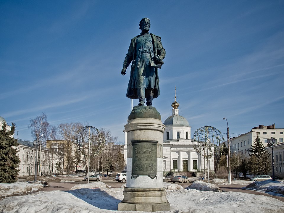 Памятник Афанасию Никитину в Твери