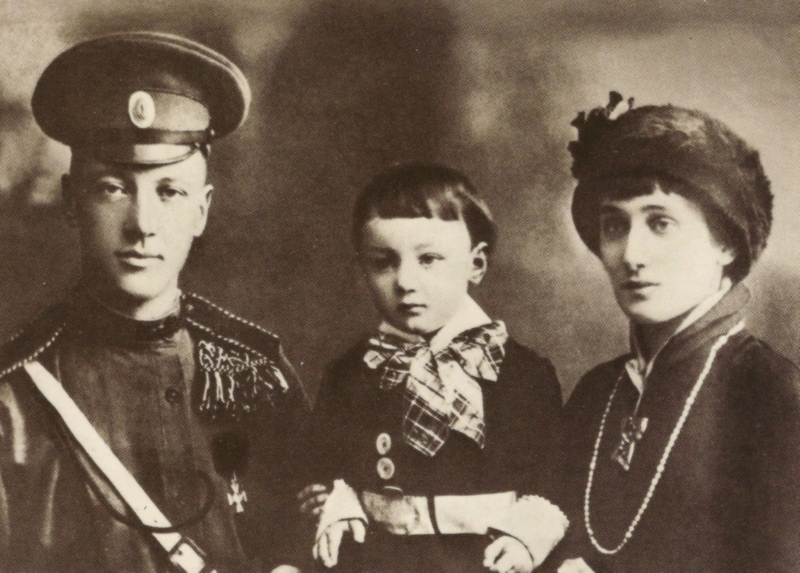 Гумилёв и Ахматова с сыном. Фото 1916 года