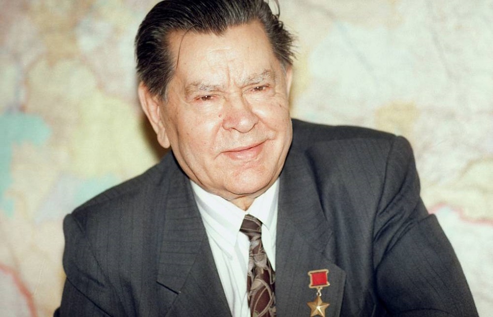 Алексей Маресьев