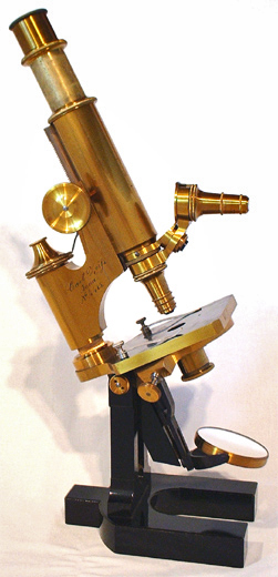 Микроскоп от Carl Zeiss 1879 г., используемый Робертом Кохом