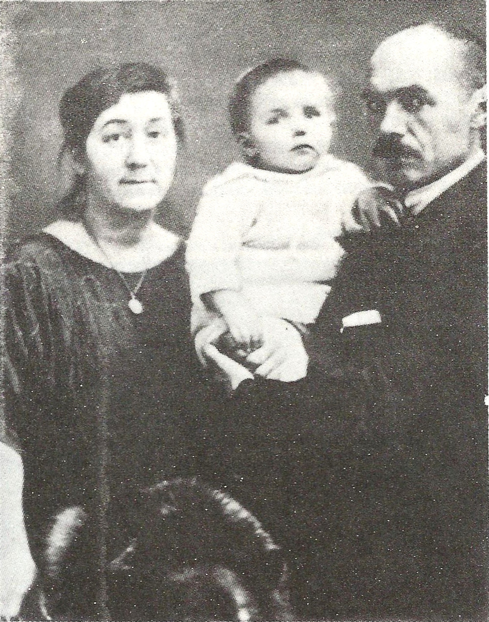 Петров-Водкин с женой и дочерью