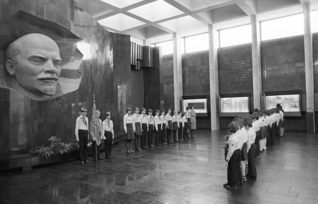 Торжественная церемония посвящения октябрят в пионеры во Дворце пионеров, 1984 г., Москва