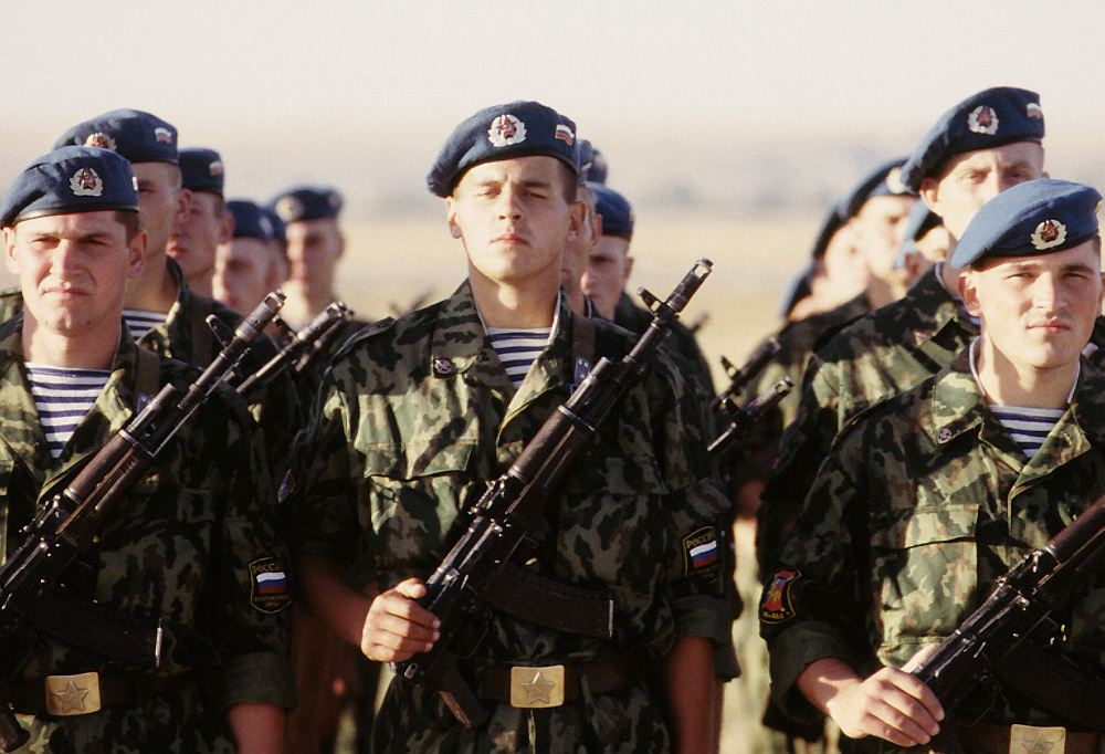 Российские десантники 106-й гв. вдд во время учений в Казахстане. 1999 год