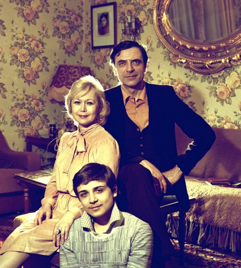 Светлана Немоляева с мужем и сыном