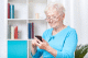 Хотите купить мобильный телефон бабушке или дедушке? Выбирайте правильно