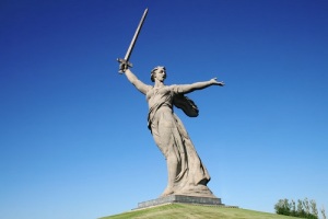 Волгоград Скульптура «Родина-мать зовет!» входит в число семи чудес России
