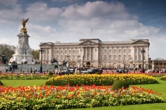 Королева Виктория стала первым английским монархом, поселившимся в Букингемском дворце