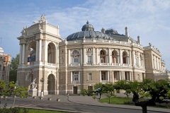 Открылся заново отстроенный после пожара Одесский оперный театр
