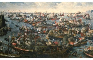 Произошла битва при Лепанто — последнее в истории крупное сражение галерных флотов