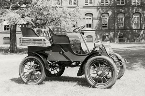 В Детройте выпущен первый автомобиль марки Cadillac