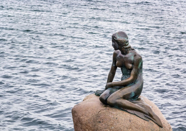 В Копенгагене обезглавлена Русалочка