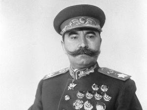 Семен Михайлович Буденный (Фото: Wikimedia Commons / Газета «Красное Знамя» 27 апреля 1943 г. № 90, )