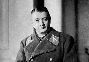 Михаил Тухачевский (Фото 1936 года из книги "Герои и подвиги", Политиздат, 1963, )