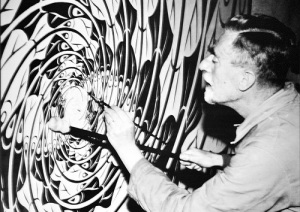 Мауриц Эшер за работой над Sphere Surface with Fish в своей мастерской, конец 1950-х (Фото: источник указан в конце статьи)