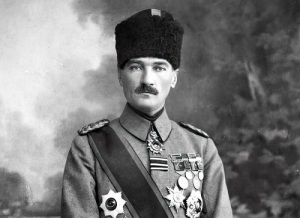 Мустафа Кемаль Ататюрк (Фото неизвестного автора, 1918, www.awm.gov.au, )