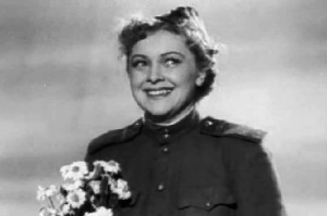 Людмила Целиковская (Кадр из фильма «Беспокойное хозяйство», 1946)