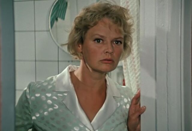 Нина Гребешкова (Фото: кадр из фильма «Бриллиантовая рука», 1968, Киностудия «Мосфильм»)